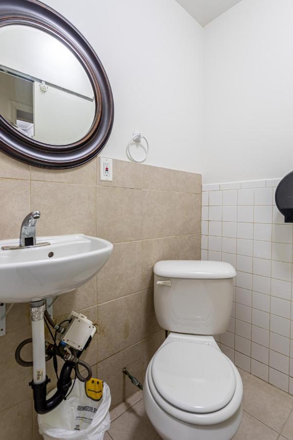 Best Room To Visit Nyc-Subway Access نيوآرك المظهر الخارجي الصورة
